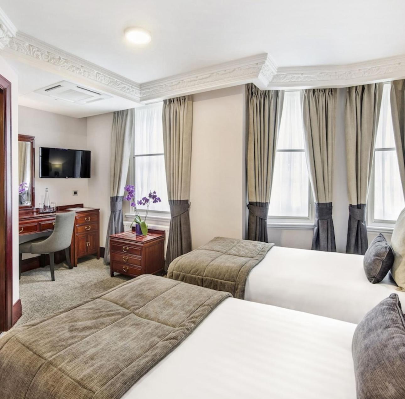Va-lencia Caro Hotel *
